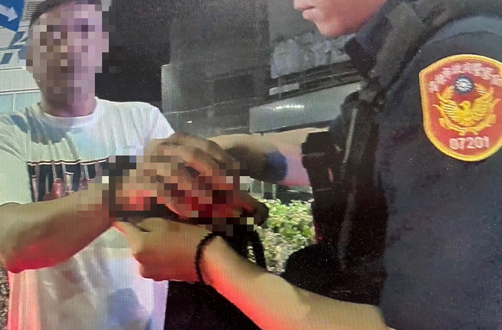 蛇行是有救護車沒駕照怪考題難　42歲男涉酒駕還連環辯解