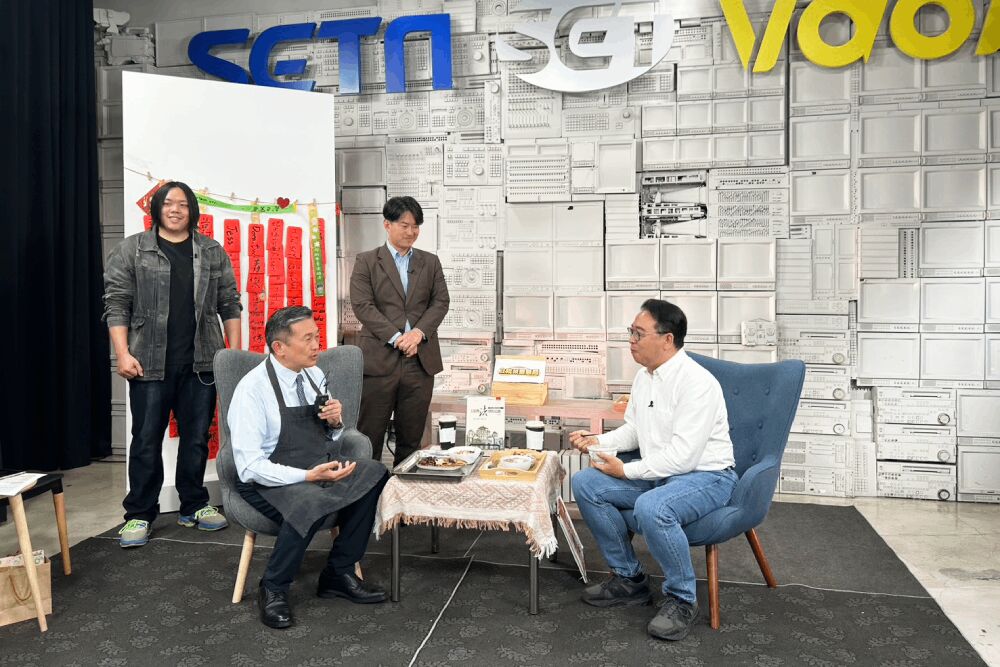 王定宇端虱目魚打氣　黃世杰笑稱選舉最放鬆時刻