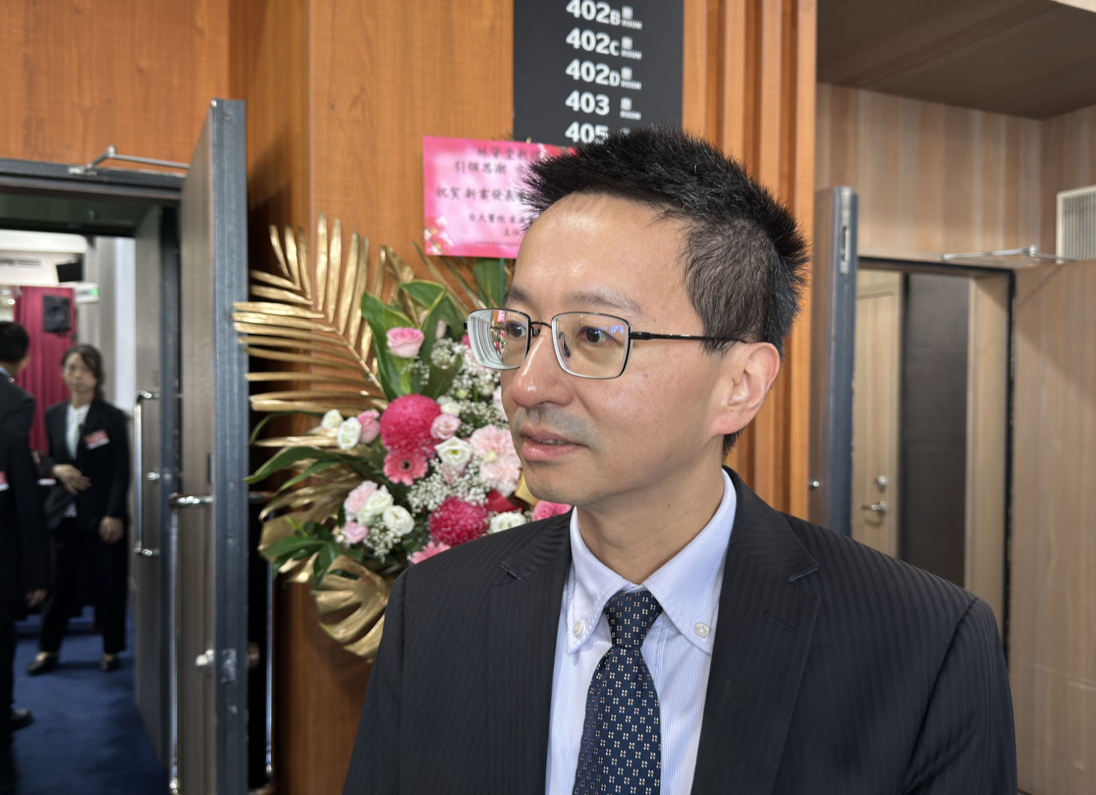 蔣萬安病倒失聲   曝禍首！羅一鈞：造勢、掃街「三類人」必戴口罩