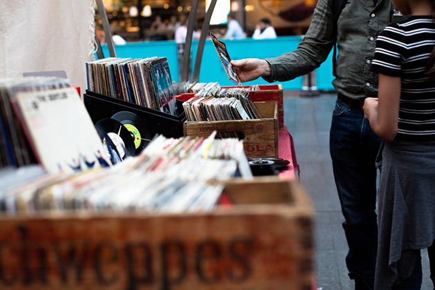 唱片業營收回春？ 最新調查：CD和黑膠唱片銷量擊敗付費音樂下載