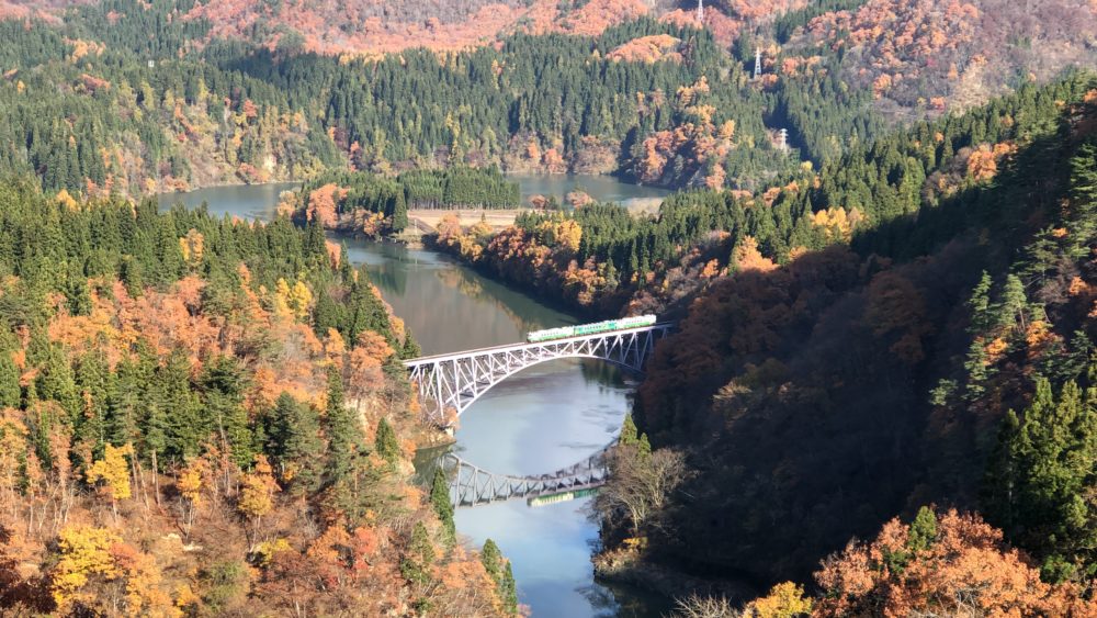 【有影】冬遊日本「打卡美照」最夯人氣點！  絕景鐵道、童話村全在這
