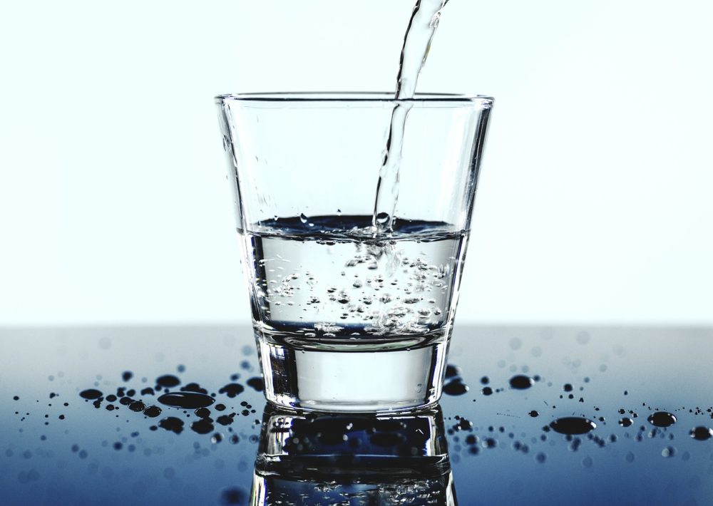 【匯流書房】別用藥物解身體的渴 多喝水才能真正回應身體訊號