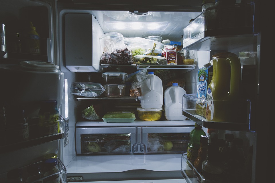 你的水果愛塞冰箱裡？  錯擺這幾樣當心加速其他食物腐壞