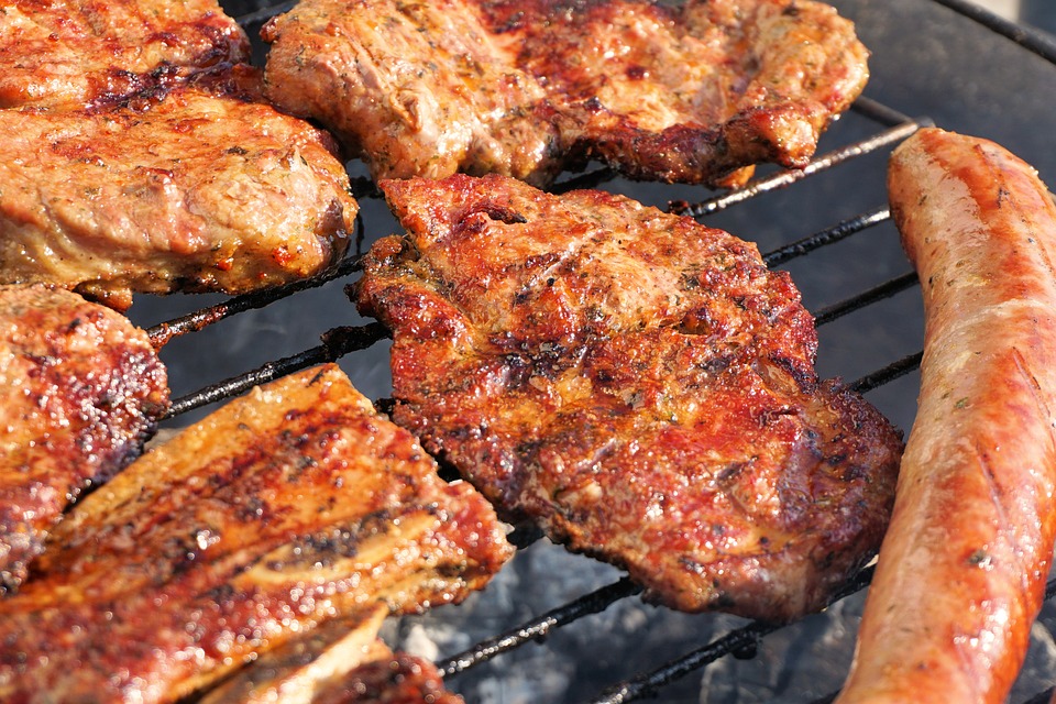 中秋天天烤肉吃不停…  快定期「腸篩」能降2成大腸癌致死率