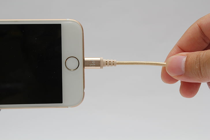怕「浪費」歐洲擬立法讓電器改用USB-C充電 蘋果：全球至少10億台裝置用Lightning