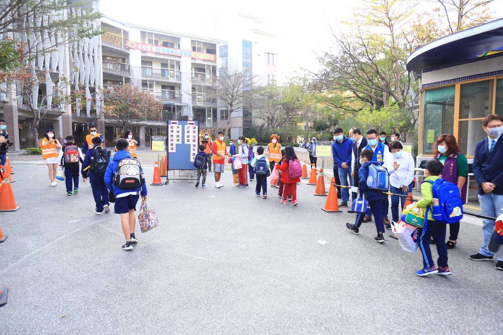 開學日！盧秀燕：台中市學校防疫物資齊備 11