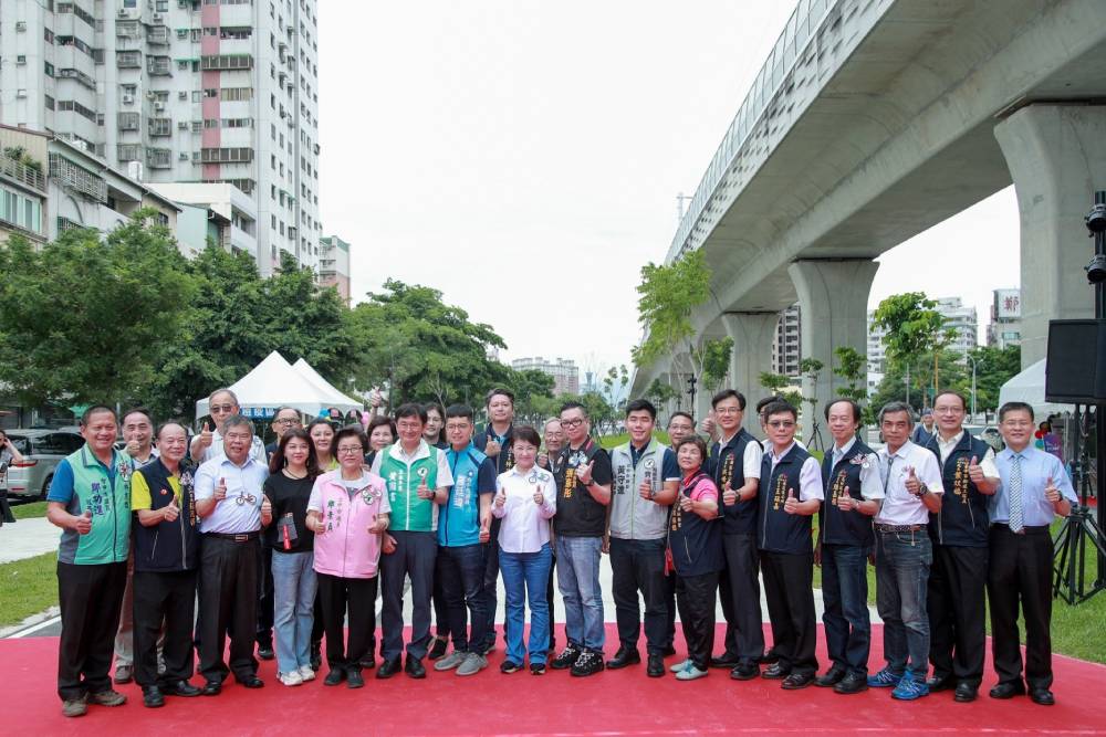 台中市區原舊鐵道完成綠空廊道美化 9