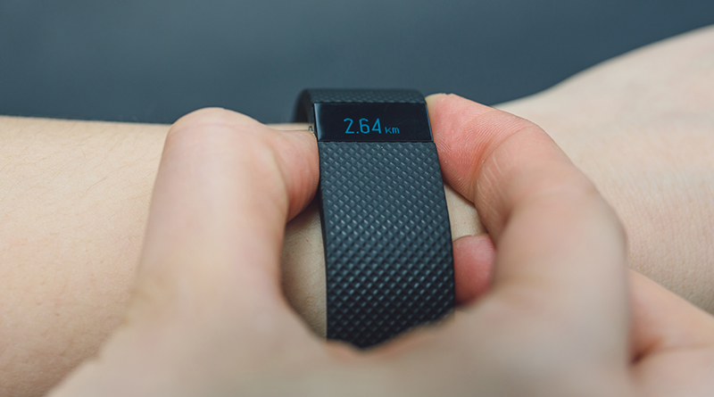 健康運動的好夥伴， Fitbit 終於登台!
