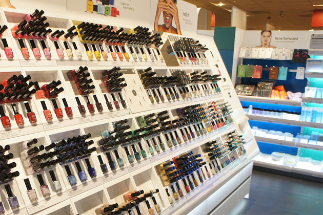 亞馬遜雖強大 仍無法取代「實體彩妝店」在消費者心中的地位