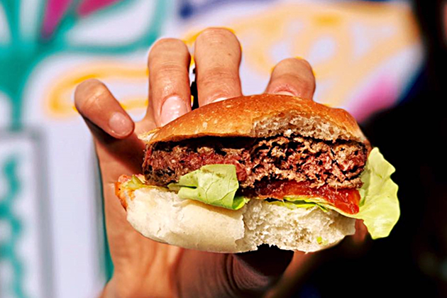 「會流血的素食漢堡」一夜風靡 人造肉離我們還有多遠？