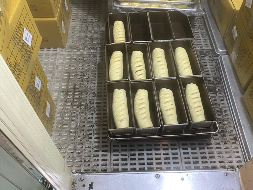 食材放地上、沒體檢資料…  13家知名連鎖麵包店遭逮衛生缺失