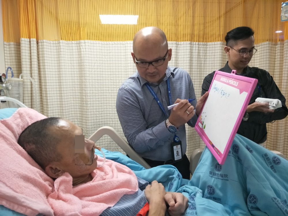瀕死移工遭「丟包」醫院  台灣愛心搶救助他清醒返鄉